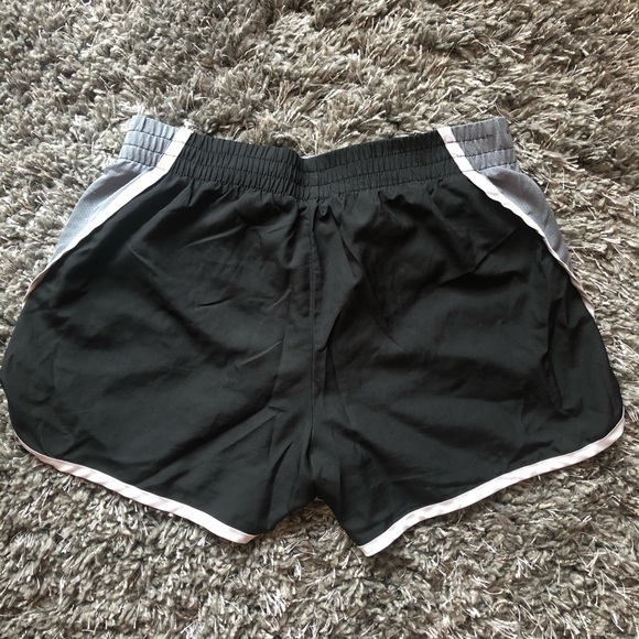 Athletic shorts - Picture 3 of 3